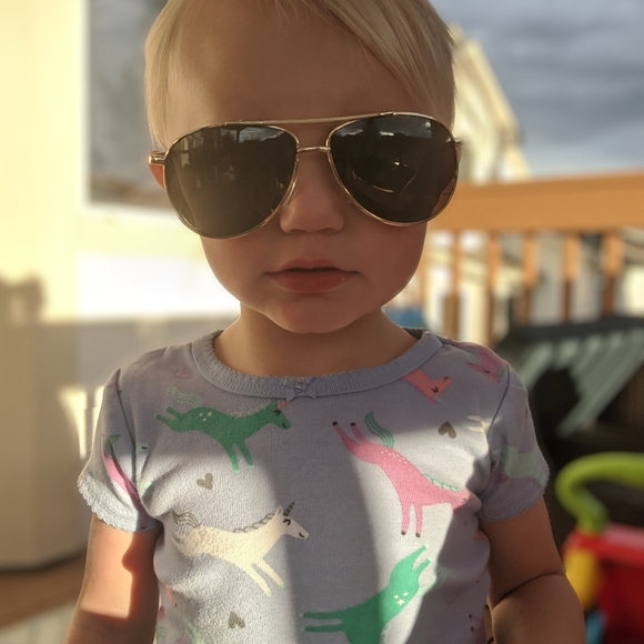 Meet your Posher, Jessica - Picture 2 of 2